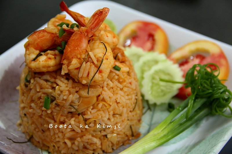 ข้าวผัดต้มยำ