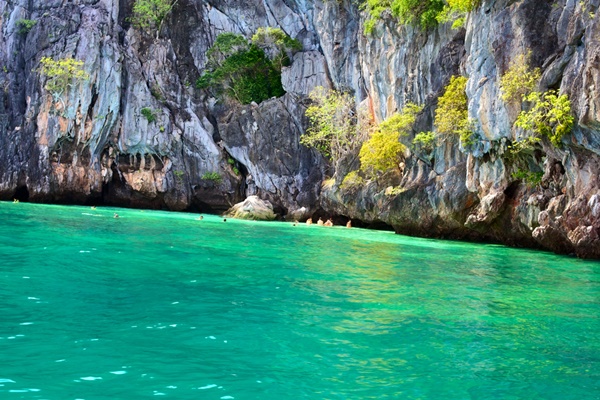 เที่ยวทะเลให้เต็มที่ ฝนนี้ต้องไปตะลุยทะเลตรัง เที่ยวทะเลให้เต็มที่ ฝนนี้ต้องไปตะลุยทะเลตรัง