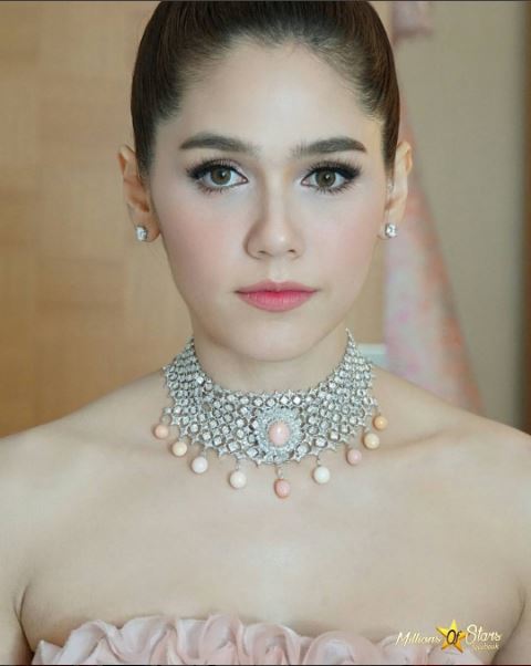 ชมพู่ อารยา ชมพู่ อารยา