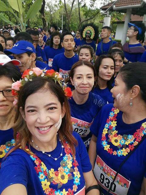 งานหมั้น ทนงศักดิ์ ศุภการ - ติ๊ก ชลธิดา แบบรักมาราธอน พร้อมจำลองงานวิ่ง งานหมั้น ทนงศักดิ์ ศุภการ - ติ๊ก ชลธิดา แบบรักมาราธอน พร้อมจำลองงานวิ่ง
