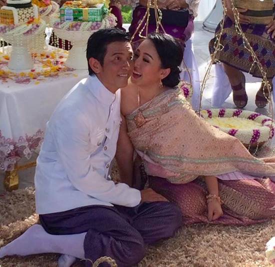งานหมั้น ทนงศักดิ์ ศุภการ - ติ๊ก ชลธิดา แบบรักมาราธอน พร้อมจำลองงานวิ่ง งานหมั้น ทนงศักดิ์ ศุภการ - ติ๊ก ชลธิดา แบบรักมาราธอน พร้อมจำลองงานวิ่ง