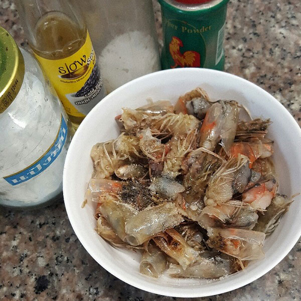หัวกุ้ง คางกุ้งอบกรอบ หัวกุ้ง คางกุ้งอบกรอบ