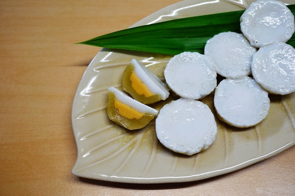 ขนมถ้วยใบเตยไส้ไข่หวาน ขนมถ้วยใบเตยไส้ไข่หวาน