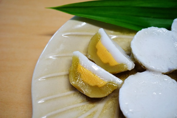 ขนมถ้วยใบเตยไส้ไข่หวาน ขนมถ้วยใบเตยไส้ไข่หวาน