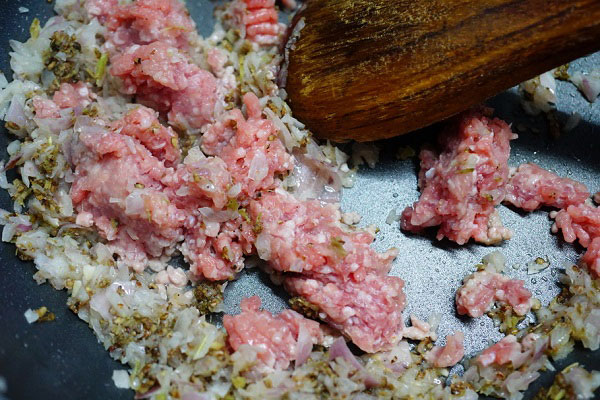 ปั้นขลิบไส้หมู ปั้นขลิบไส้หมู
