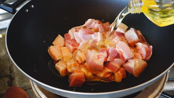 หมูสามชั้นทอดเค็ม หมูสามชั้นทอดเค็ม