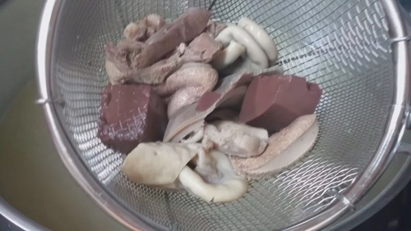 ต้มเลือดหมูตำลึง ต้มเลือดหมูตำลึง