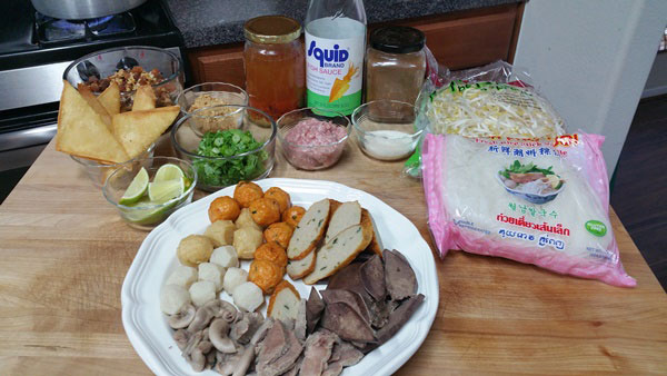 ก๋วยเตี๋ยวหมูต้มยำ ก๋วยเตี๋ยวหมูต้มยำ