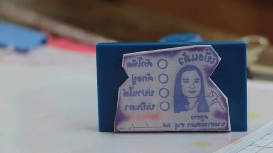 ครูสาวตรวจการบ้านนักเรียน ปั๊มให้คะแนนเป็นภาษาถิ่น เก๋มาก ครูสาวตรวจการบ้านนักเรียน ปั๊มให้คะแนนเป็นภาษาถิ่น เก๋มาก