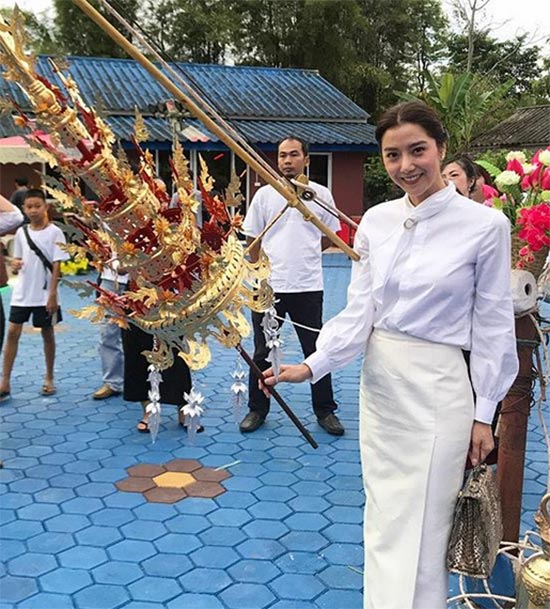 ชุดไปวัดดารา ชุดไปวัดดารา