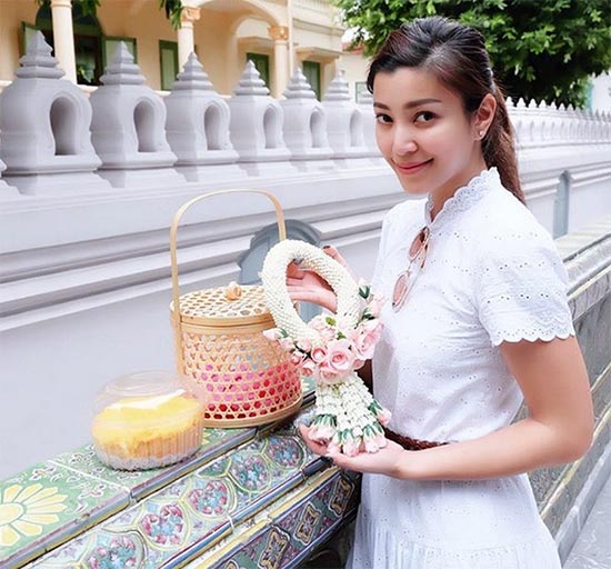 ชุดไปวัดดารา ชุดไปวัดดารา
