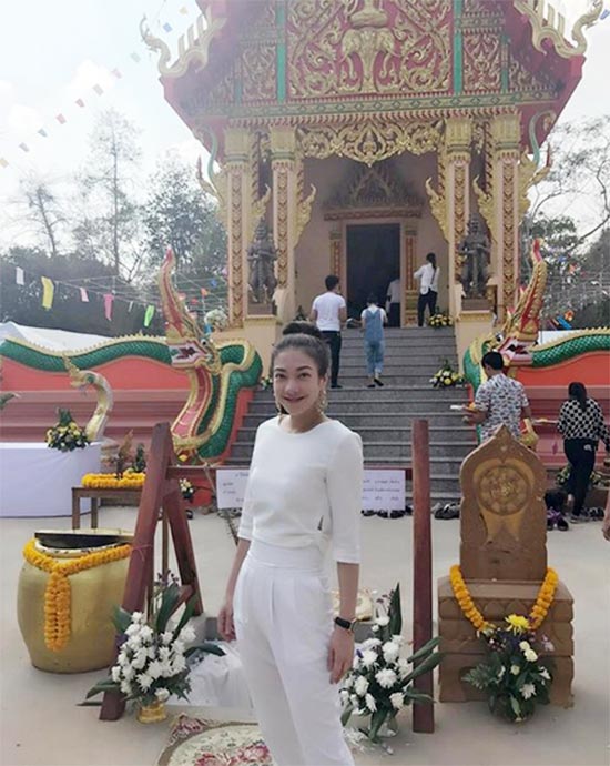 ชุดไปวัดดารา ชุดไปวัดดารา
