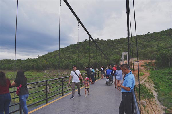 สะพานแขวน เขื่อนแม่กวง สะพานแขวน เขื่อนแม่กวง