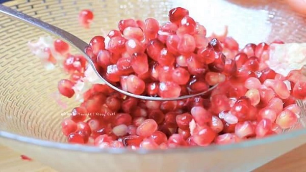 เคล็ดลับแกะเม็ดทับทิม เคล็ดลับแกะเม็ดทับทิม