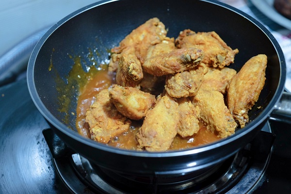 ปีกไก่ทอดซอสสุกี้ ปีกไก่ทอดซอสสุกี้