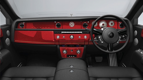 Rolls-Royce Phantom รถที่ผสมทองคำ Rolls-Royce Phantom รถที่ผสมทองคำ