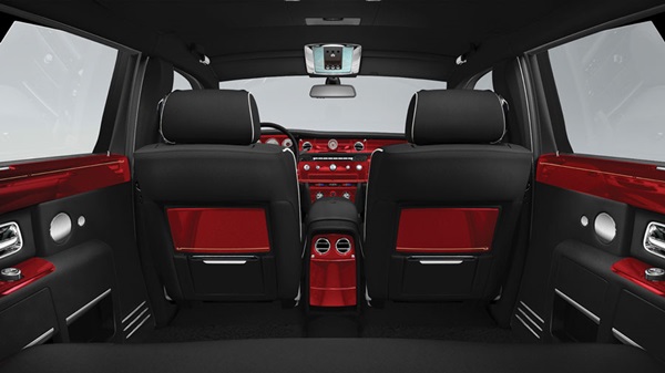 Rolls-Royce Phantom รถที่ผสมทองคำ Rolls-Royce Phantom รถที่ผสมทองคำ