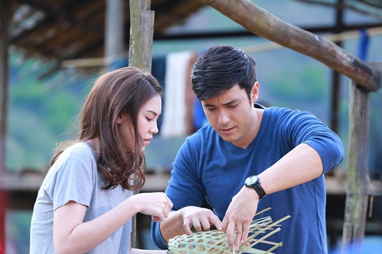 เหมือนคนละฟากฟ้า เหมือนคนละฟากฟ้า