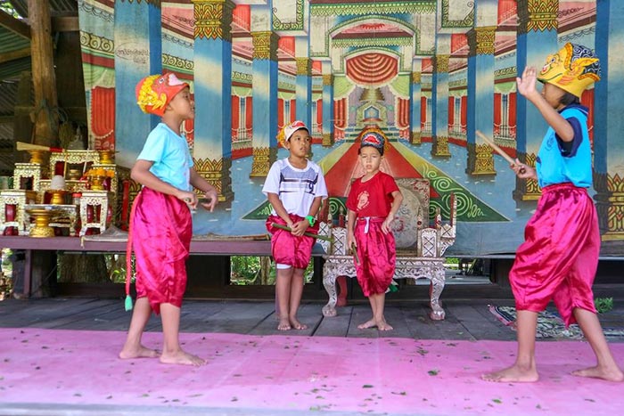 ตลาดโรงคั่ว ตลาดโรงคั่ว