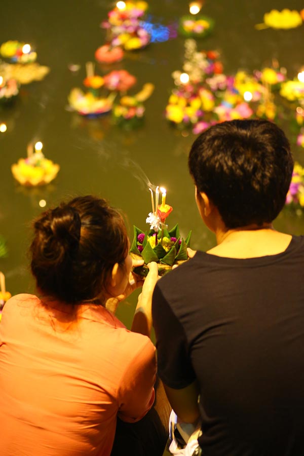 ลอยกระทง ลอยกระทง