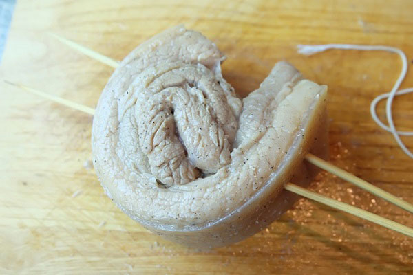 หมูกรอบม้วน หมูกรอบม้วน
