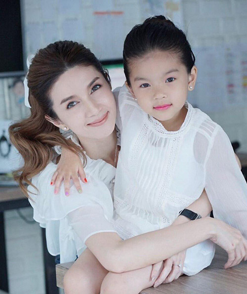 ดารา คุณแม่เลี้ยงเดี่ยว ดารา คุณแม่เลี้ยงเดี่ยว