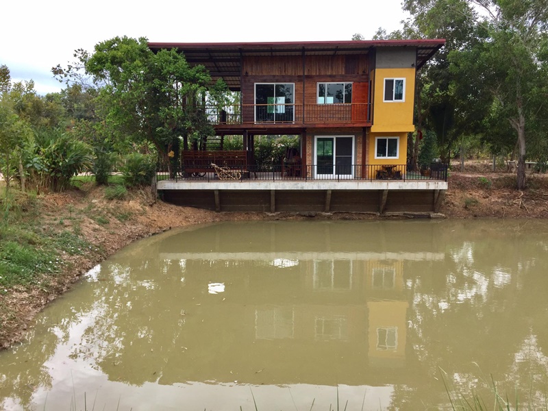 บ้านในสวนริมน้ำ บ้านในสวนริมน้ำ
