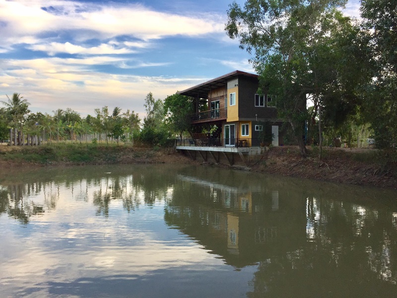 บ้านในสวนริมน้ำ บ้านในสวนริมน้ำ