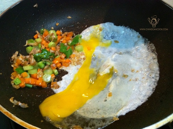 ข้าวผัดคะน้าปลาเค็ม ครบรสความอร่อยกลิ่นหอมชวนหิว ข้าวผัดคะน้าปลาเค็ม ครบรสความอร่อยกลิ่นหอมชวนหิว