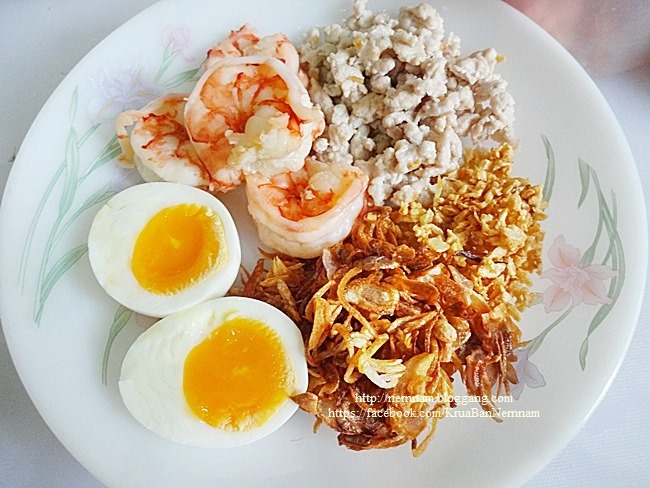 ยำดอกขจรกุ้งสด เมนูยำแซ่บสุดอร่อยจากผักพื้นบ้าน ยำดอกขจรกุ้งสด เมนูยำแซ่บสุดอร่อยจากผักพื้นบ้าน