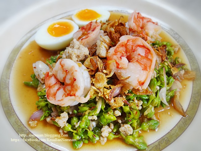 ยำดอกขจรกุ้งสด เมนูยำแซ่บสุดอร่อยจากผักพื้นบ้าน ยำดอกขจรกุ้งสด เมนูยำแซ่บสุดอร่อยจากผักพื้นบ้าน