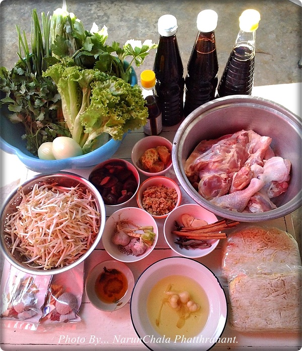 ก๋วยเตี๋ยวไก่ตุ๋นมะระ ก๋วยเตี๋ยวไก่ตุ๋นมะระ